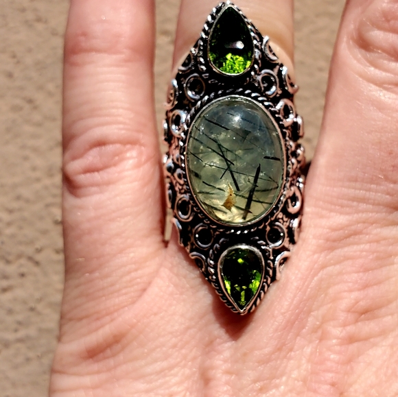 New Moss Prehnite & Peridot 925 Silver Statement Ring. - Picture 11 of 16